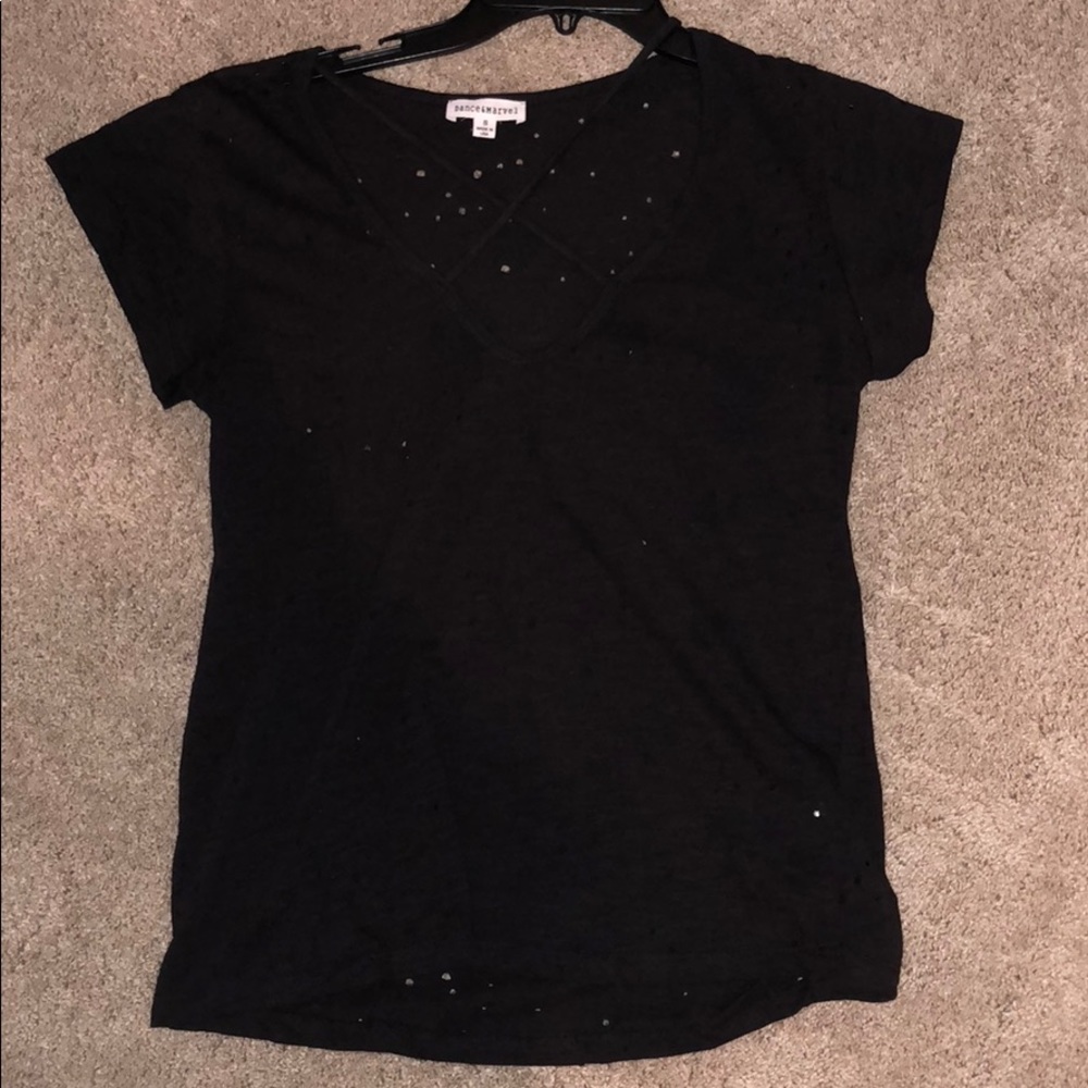 Black short sleeve tshirt